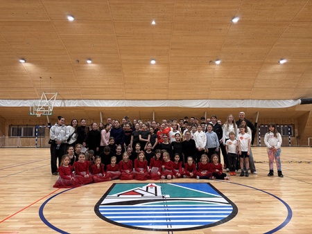 Skupinska fotografija Dvorana Danica